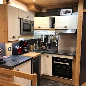 https://studio-tmb-le-praz-de-lys.hotels-rhonealpes.com